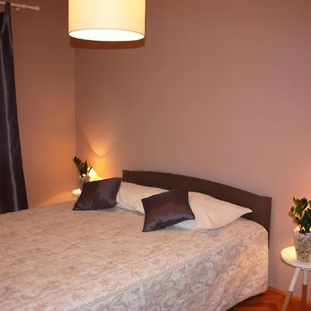 Grosse In Mit Eigenem Balkon Pjescana Uvala