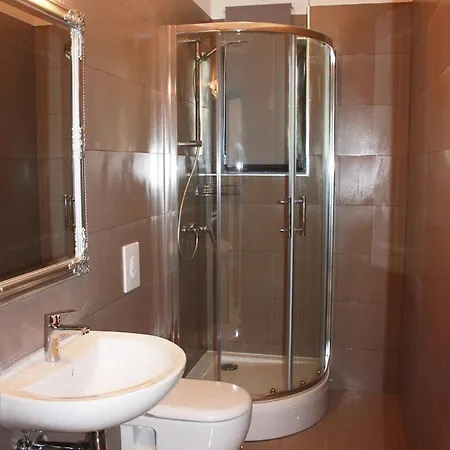 Apartman Grosse In Mit Eigenem Balkon *