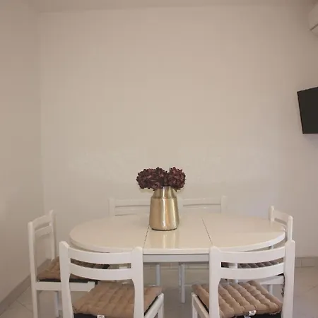 Apartman Grosse In Mit Eigenem Balkon *