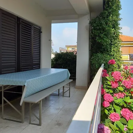 Apartment Grosse In Mit Eigenem Balkon